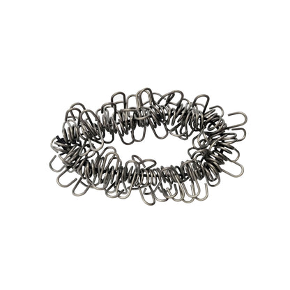Isolateur pour le fil conducteur ou le ruban pouvant être fixés sur des poteaux en fibre de verre calibré Ugira LT de 10 mm de diamètre. Convient pour le fil et le ruban jusqu'à 10 mm de largeur.